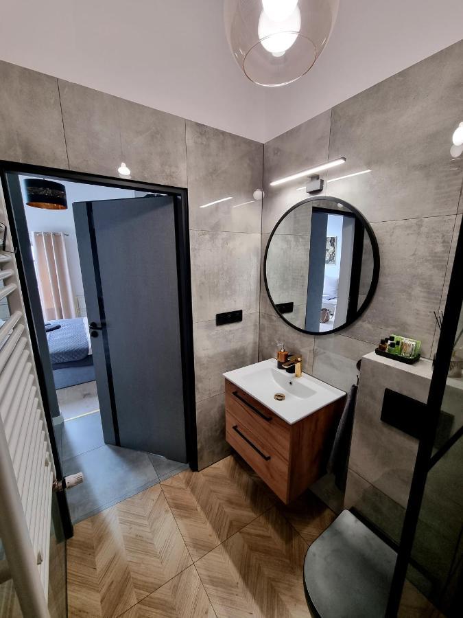 Apartament Miodowa Street Parking Free كراكوفيا المظهر الخارجي الصورة